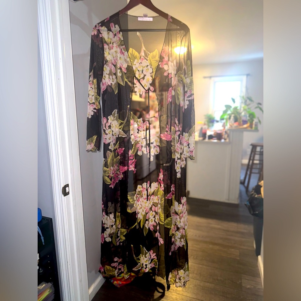 Victoria’s Secret Floral Sheer Robe Floor Length